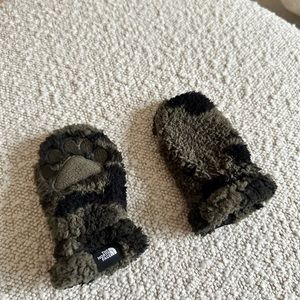 North Face Mittens (camo)